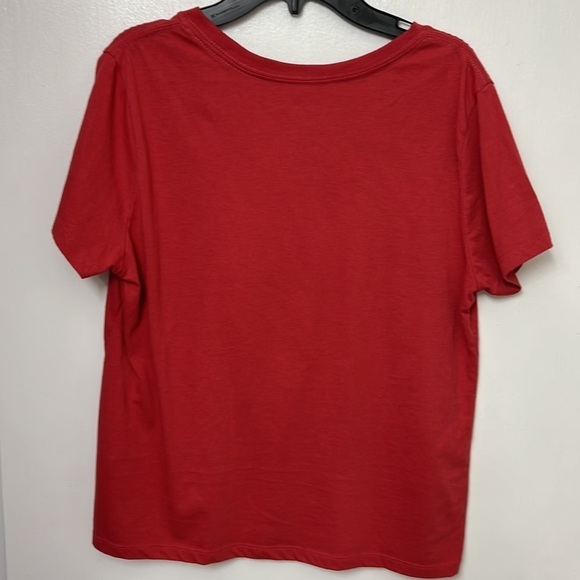 Animal print on a Green Christmas tree on a shortsleeved Red T-shirt! Sz XL - Picture 3 of 5